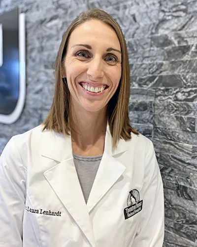 Dr. Laura Lenhardt